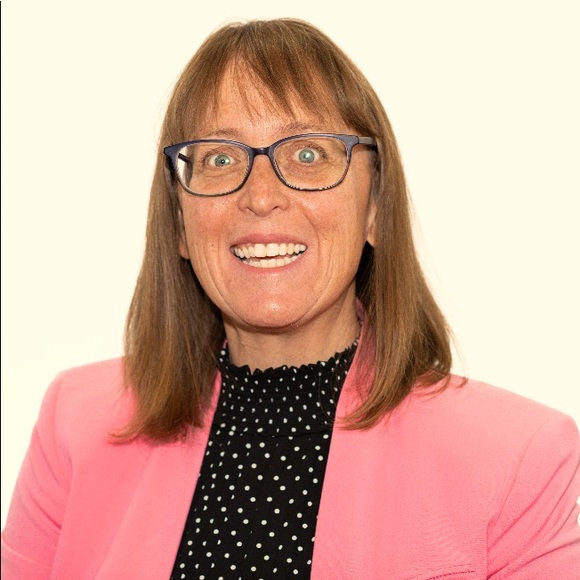 Meet your Posher, Julie - Picture 3 of 15